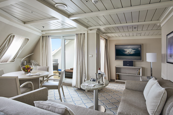 Silversea Cruises Silver Cloud Royal Suites 1 ©Silversea Cruises Ltd.jpg
